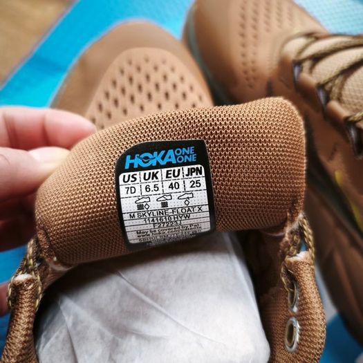 hoka shoes  beautiful colour and comfortable