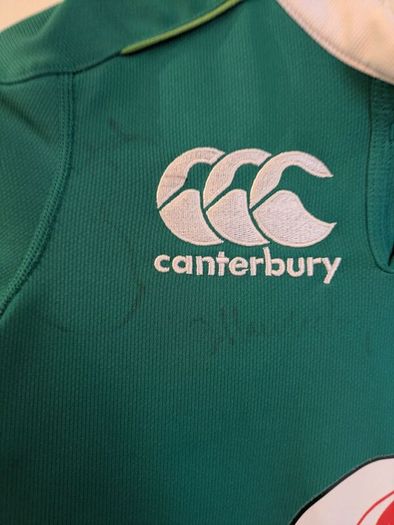 2015/16 Ireland Rugby Jerseys (Kids 11/12 years) signed