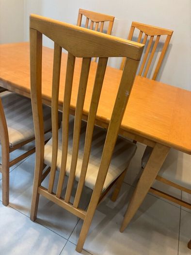 Dining table & 6 chairs
