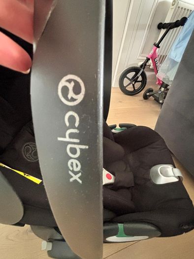 Uppababy Vista 2 Travel System and Cybex Car Seat
