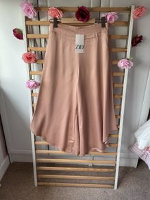 wide leg Bnwt Zara wide leg blush shade satin look medium culotte