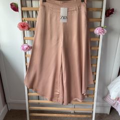 wide leg Bnwt Zara wide leg blush shade satin look medium culotte