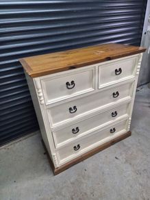Chest of drawers