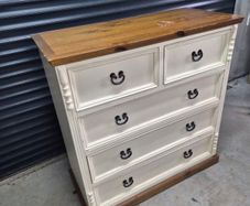 Chest of drawers