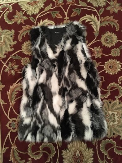 Vila Faux Fur Vest size-L, would fit size 12-14