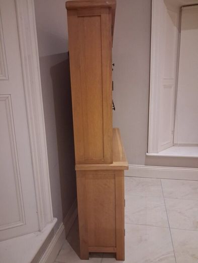 Kitchen dresser