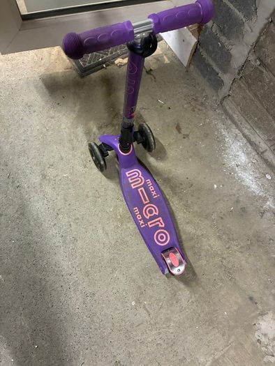 Maxi micro scooter with lights