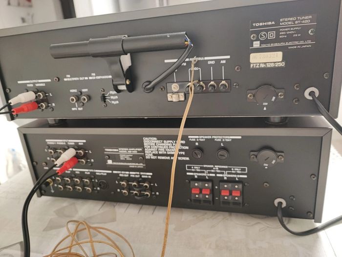 Set From 1977 Amplifier TOSHIBA SB-420 + Tuner Toshiba ST 420, exelent condition, working good.
