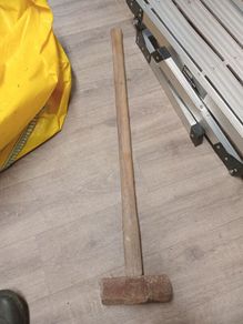 sledge hammer