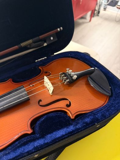 Deluxe Student 1/4 Violin Charles Byrne