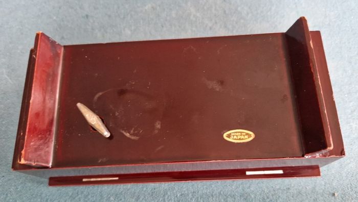 Vintage jewellery box
