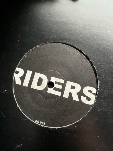 10e each Techno 12" vinyl