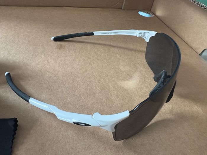 Oakley EVZERO racing glasses