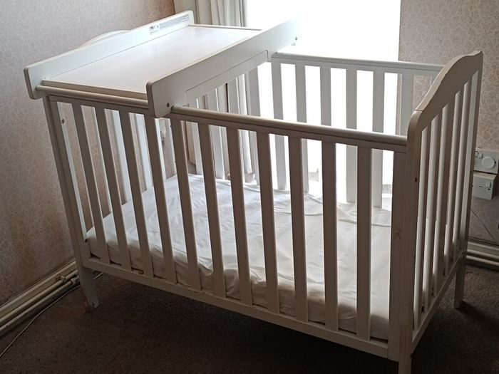 baby cot with changing table