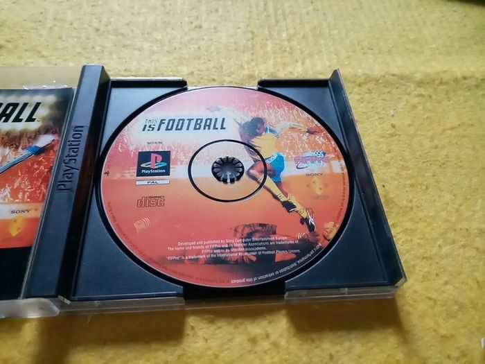This is Football PlayStation 1ps1 PlayStation 2 ps2 games Original Pal version