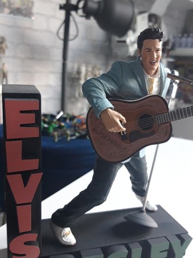Elvis Presley Rare 8" Complete 8 Figure Collection!!