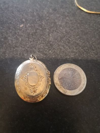 locket pendant and chain