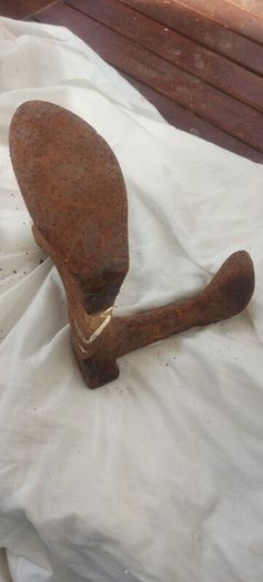 vintage shoe cobblers last ,,build to last ,,collectors item, buyer collects or pays postage thank you, sold as seen ,see pictures,