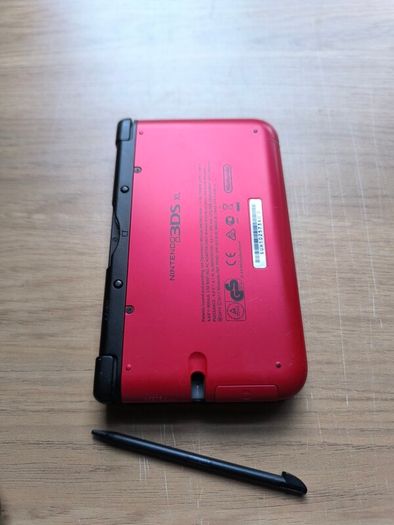 Nintendo 3DS XL with Pokemon Y