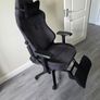 Secretlab Titan gaming chair with footrest - grey fabric Image 3