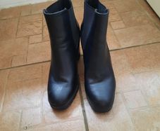 Ladies Boots (see other photos)