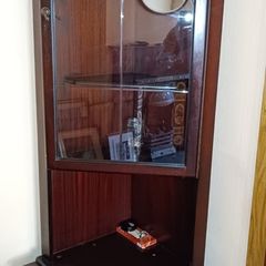 Free Sitting room cabinet