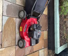 Petrol lawnmower brigs and Stratton