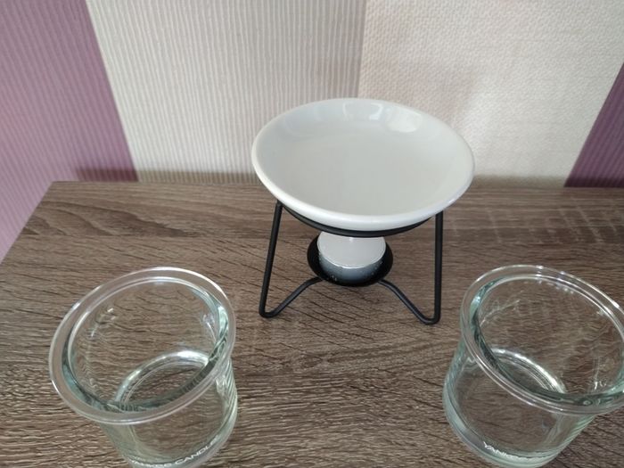 Yankee Candle Glass Votive Holders and Ceramic Tart Burner and Tea Light