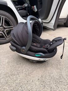 BeSafe Go Beyond Car seat with rotating base
