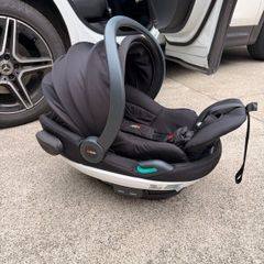 BeSafe Go Beyond Car seat with rotating base