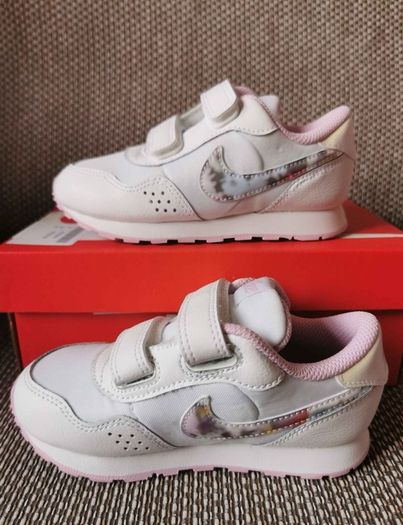 Girl's NIKE runners NEW size UK 7.5 and UK 9.5