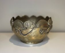 Vintage Art Deco Silver plated bowl planter / fruit bowl with floral decoration