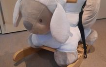 Beautiful Plush Lamb Baby Rocker. Excellent Condition