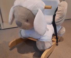 Beautiful Plush Lamb Baby Rocker. Excellent Condition