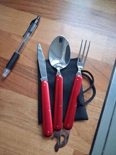 Foladable/ compact cutlery set