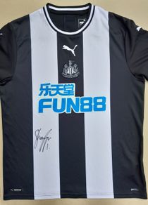 EWCASTLE UNITED jersey signed by Shay Given