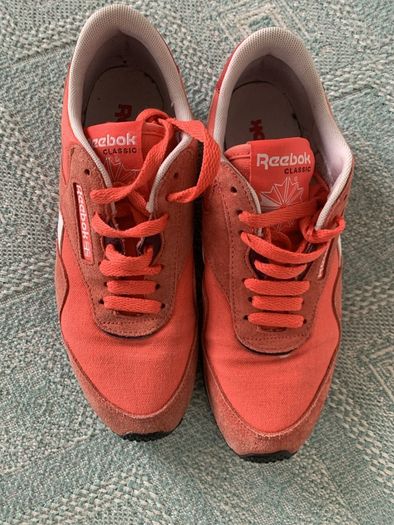 Reebok size 4