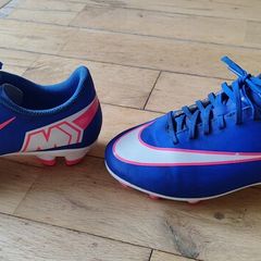 Football shoes
