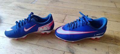 Football shoes