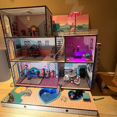 LOL dollhouse