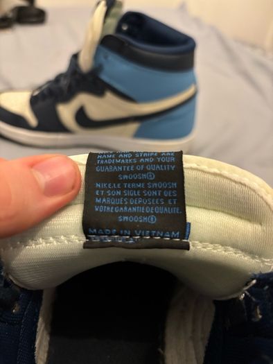 Air Jordan 1 Retro High Obsidian