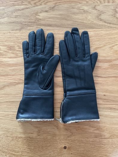 Lady faux leather gloves