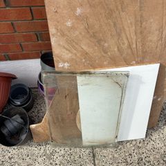 Free glass panels