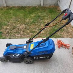 Hyundai 38cm Corded Electric 1600w 230v/240v Roller Mulching Lawnmower - HYM3800E