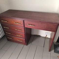 desk / dressing table