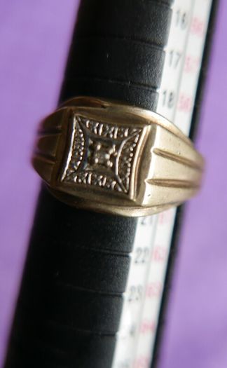 Vintage 9Ct Solid Yellow Gold 375 Diamond Mens Signet Ring 3,5g size S