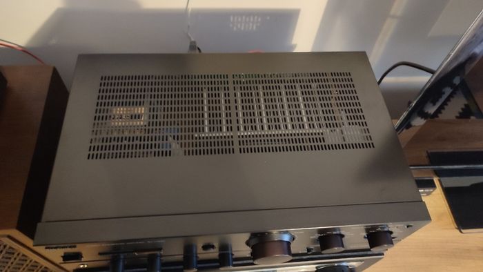 Technics SU-VX620 Amplifier. Genuine Remote. Like new! Cleaned.