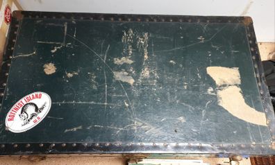 Pricedrop - Beautiful Old Chest/Trunk!!