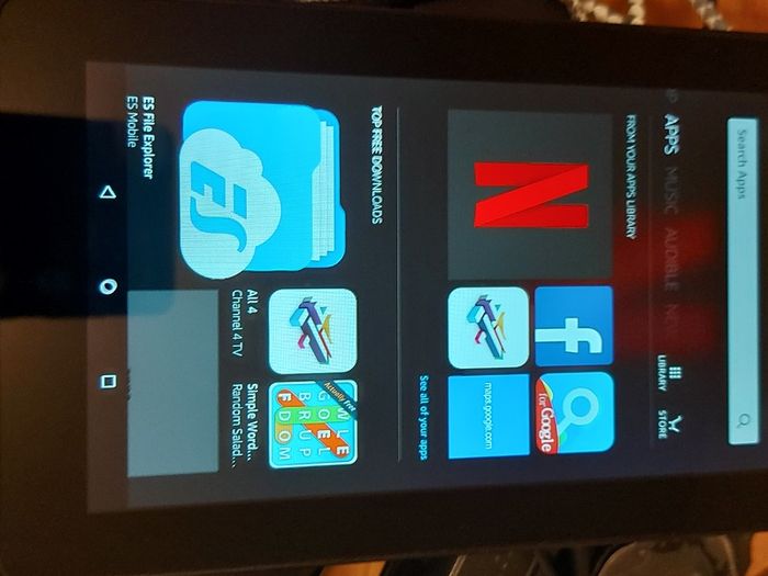 Amazon Fire 5th Generation, 8GB, Model SV98LN in very good cosmetic condition, but needs new Battery