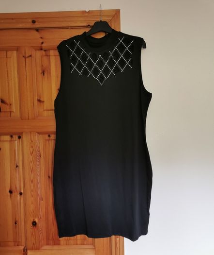 Beautiful Dress with Sparkly Gems size 20